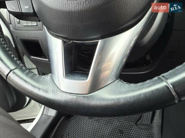 Белый Мазда СХ-5, объемом двигателя 2 л и пробегом 95 тыс. км за 17950 $, фото 77 на Automoto.ua