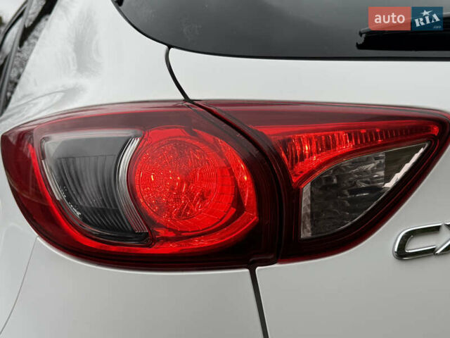 Белый Мазда СХ-5, объемом двигателя 2 л и пробегом 95 тыс. км за 17600 $, фото 20 на Automoto.ua