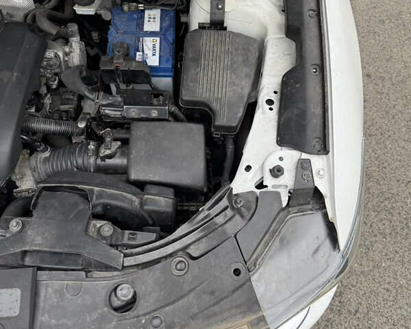 Білий Мазда СХ-5, об'ємом двигуна 2.5 л та пробігом 160 тис. км за 13400 $, фото 23 на Automoto.ua