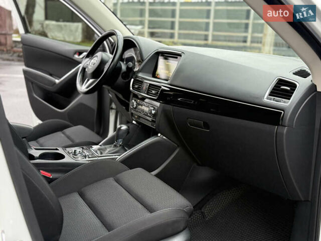 Белый Мазда СХ-5, объемом двигателя 2 л и пробегом 95 тыс. км за 17600 $, фото 42 на Automoto.ua