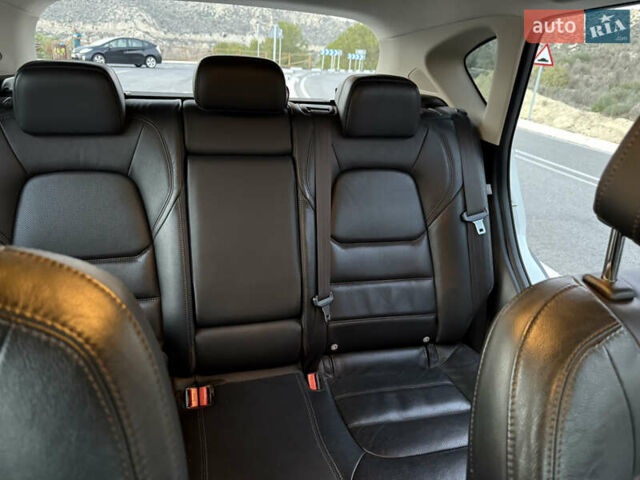 Белый Мазда СХ-5, объемом двигателя 2.2 л и пробегом 185 тыс. км за 20500 $, фото 22 на Automoto.ua