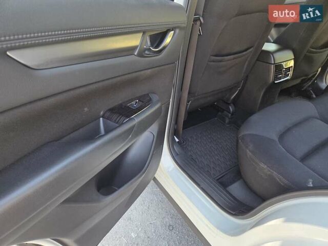 Білий Мазда СХ-5, об'ємом двигуна 2 л та пробігом 81 тис. км за 21500 $, фото 15 на Automoto.ua