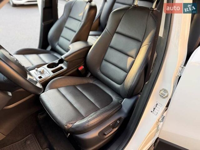Білий Мазда СХ-5, об'ємом двигуна 2.2 л та пробігом 170 тис. км за 15900 $, фото 14 на Automoto.ua