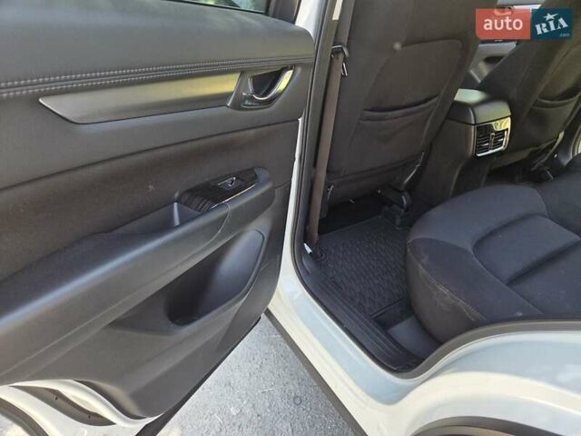 Білий Мазда СХ-5, об'ємом двигуна 2 л та пробігом 81 тис. км за 21500 $, фото 14 на Automoto.ua