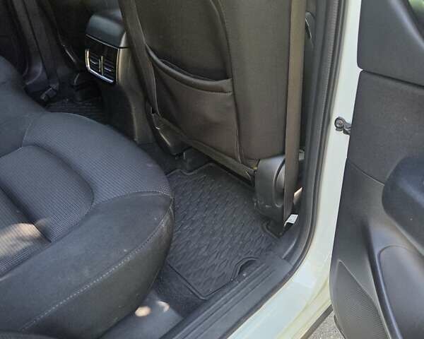 Білий Мазда СХ-5, об'ємом двигуна 2 л та пробігом 81 тис. км за 21500 $, фото 11 на Automoto.ua