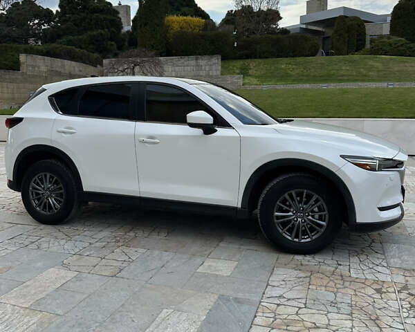 Білий Мазда СХ-5, об'ємом двигуна 2.49 л та пробігом 130 тис. км за 17000 $, фото 3 на Automoto.ua