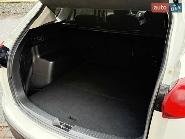 Белый Мазда СХ-5, объемом двигателя 2 л и пробегом 95 тыс. км за 17950 $, фото 83 на Automoto.ua