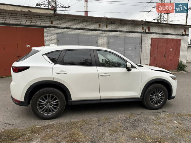 Білий Мазда СХ-5, об'ємом двигуна 2.5 л та пробігом 160 тис. км за 13400 $, фото 7 на Automoto.ua