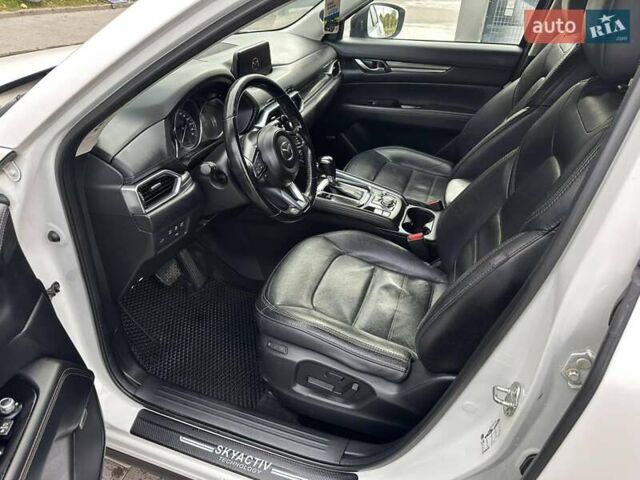 Мазда СХ-5 2017 в Львове на Automoto.ua Белый Мазда СХ-5, объемом двигателя 2.19 л и пробегом 206 тыс. км за 18999 $, фото 8 на Automoto.ua