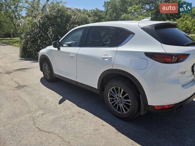 Білий Мазда СХ-5, об'ємом двигуна 2 л та пробігом 81 тис. км за 21500 $, фото 4 на Automoto.ua