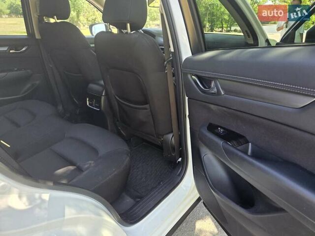 Білий Мазда СХ-5, об'ємом двигуна 2 л та пробігом 81 тис. км за 21500 $, фото 12 на Automoto.ua