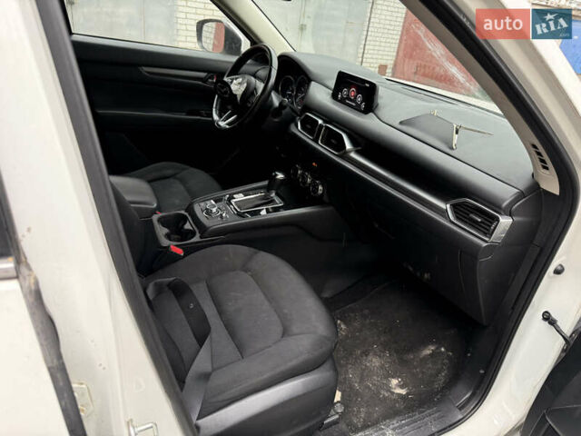 Білий Мазда СХ-5, об'ємом двигуна 2.5 л та пробігом 160 тис. км за 13400 $, фото 8 на Automoto.ua