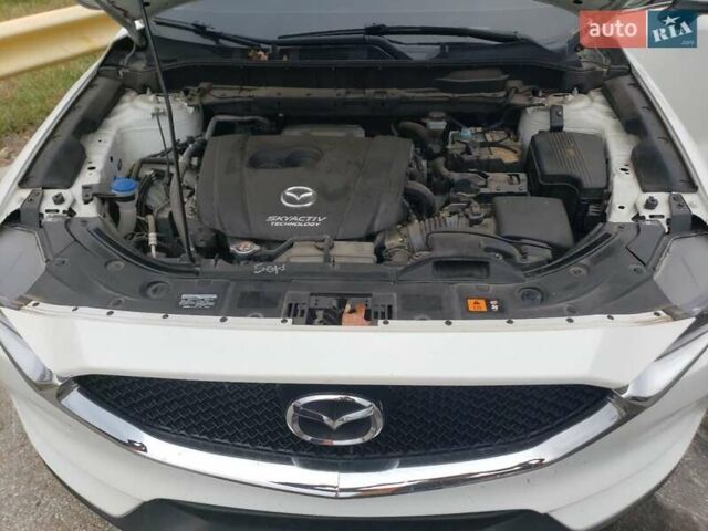 Білий Мазда СХ-5, об'ємом двигуна 2.49 л та пробігом 105 тис. км за 3000 $, фото 11 на Automoto.ua