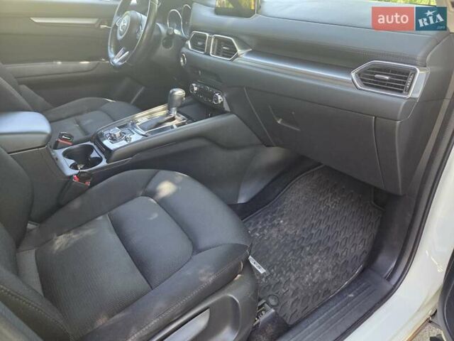 Білий Мазда СХ-5, об'ємом двигуна 2 л та пробігом 81 тис. км за 21500 $, фото 9 на Automoto.ua