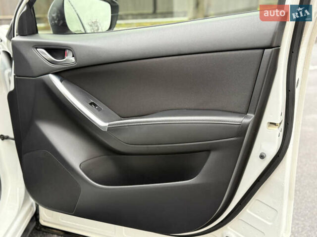 Белый Мазда СХ-5, объемом двигателя 2 л и пробегом 95 тыс. км за 17600 $, фото 45 на Automoto.ua