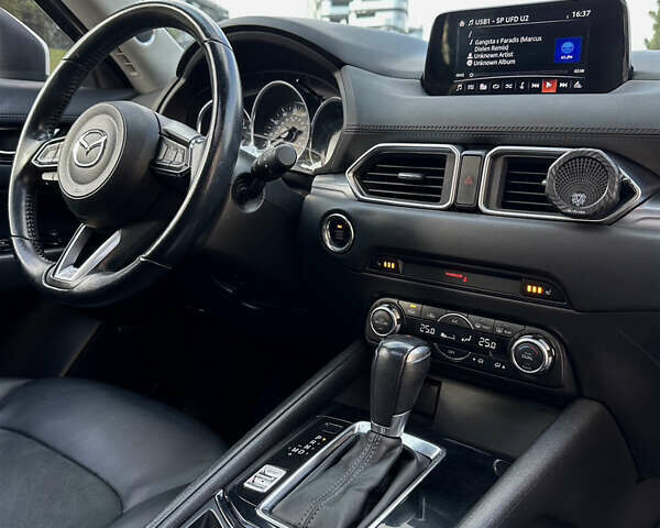 Білий Мазда СХ-5, об'ємом двигуна 2.49 л та пробігом 130 тис. км за 17000 $, фото 15 на Automoto.ua