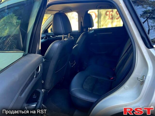 Белый Мазда СХ-5, объемом двигателя 2.5 л и пробегом 144 тыс. км за 17300 $, фото 5 на Automoto.ua