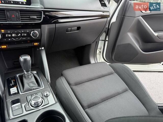 Белый Мазда СХ-5, объемом двигателя 2 л и пробегом 95 тыс. км за 17950 $, фото 79 на Automoto.ua