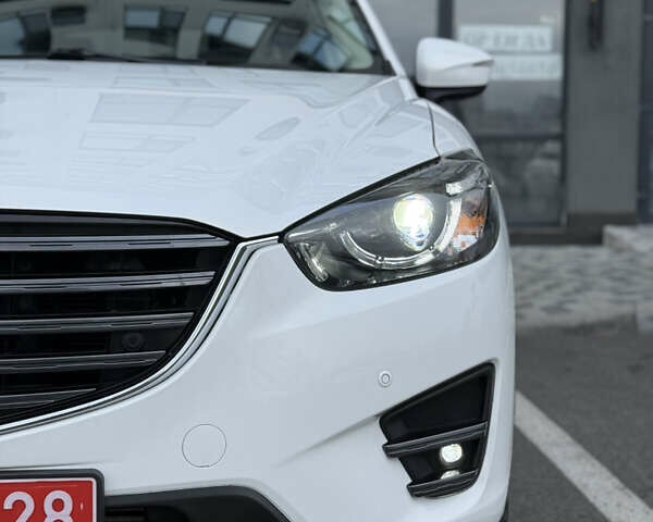 Белый Мазда СХ-5, объемом двигателя 2.2 л и пробегом 200 тыс. км за 17700 $, фото 8 на Automoto.ua