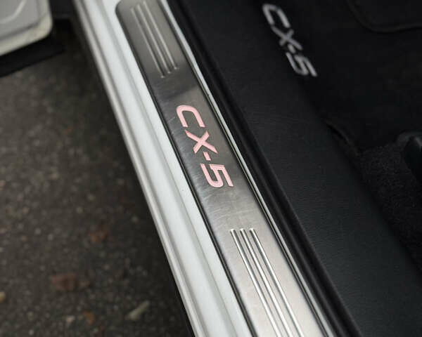 Белый Мазда СХ-5, объемом двигателя 2.2 л и пробегом 200 тыс. км за 17700 $, фото 51 на Automoto.ua