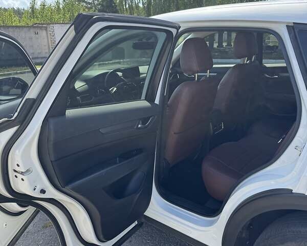 Белый Мазда СХ-5, объемом двигателя 2 л и пробегом 83 тыс. км за 21500 $, фото 6 на Automoto.ua