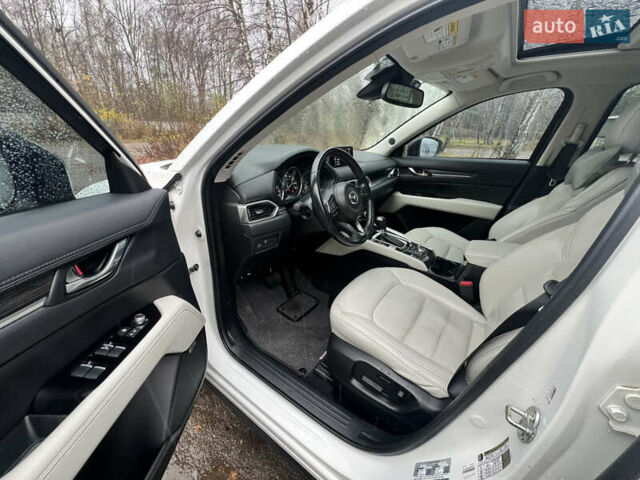 Белый Мазда СХ-5, объемом двигателя 2.49 л и пробегом 91 тыс. км за 19999 $, фото 20 на Automoto.ua