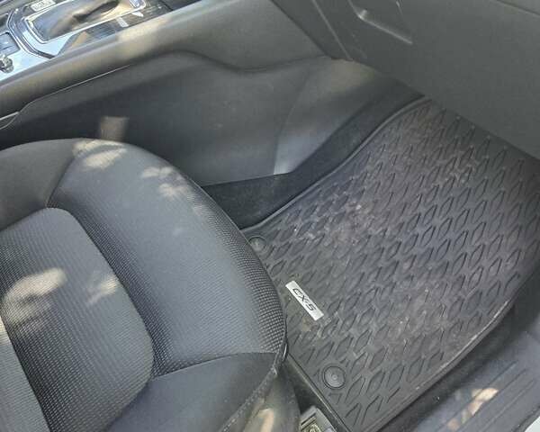 Білий Мазда СХ-5, об'ємом двигуна 2 л та пробігом 81 тис. км за 21500 $, фото 6 на Automoto.ua