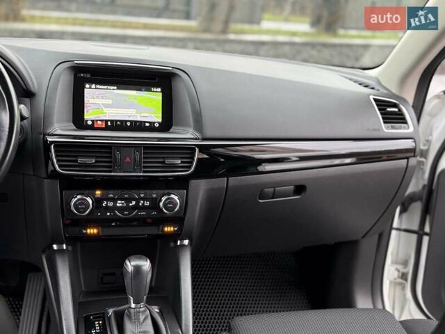 Белый Мазда СХ-5, объемом двигателя 2 л и пробегом 95 тыс. км за 17950 $, фото 40 на Automoto.ua