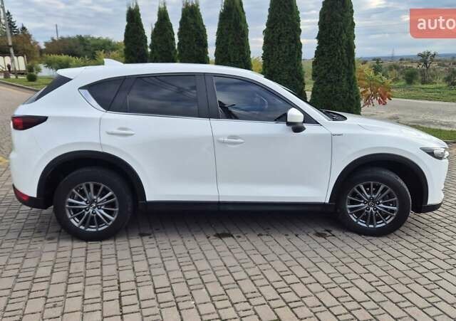 Мазда СХ-5 2017 у Львові на Automoto.ua Білий Мазда СХ-5, об'ємом двигуна 2.19 л та пробігом 261 тис. км за 18700 $, фото 10 на Automoto.ua