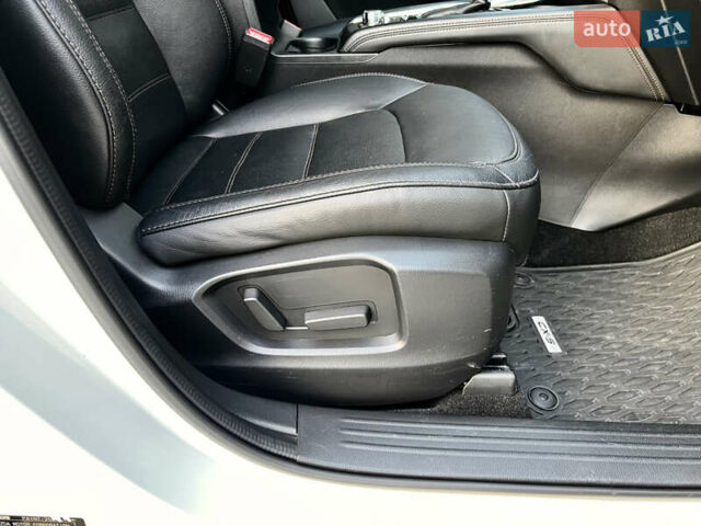 Белый Мазда СХ-5, объемом двигателя 2.49 л и пробегом 135 тыс. км за 23500 $, фото 46 на Automoto.ua
