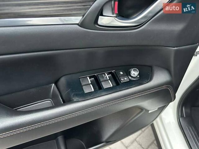 Білий Мазда СХ-5, об'ємом двигуна 2.49 л та пробігом 186 тис. км за 17999 $, фото 23 на Automoto.ua