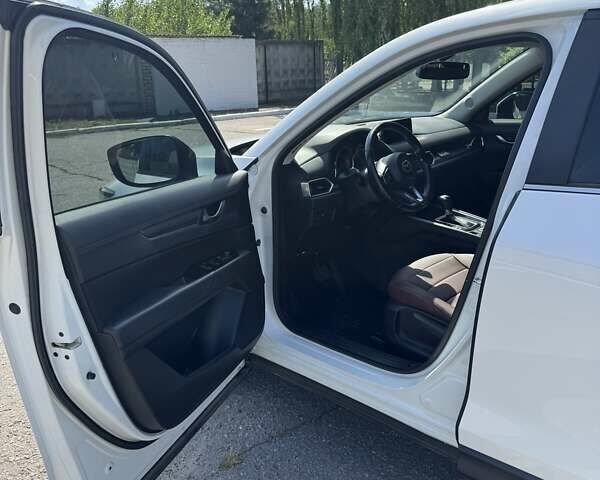 Белый Мазда СХ-5, объемом двигателя 2 л и пробегом 83 тыс. км за 21500 $, фото 5 на Automoto.ua