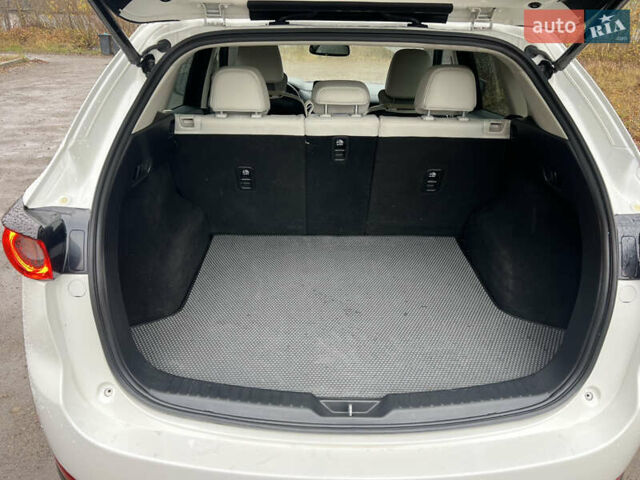 Белый Мазда СХ-5, объемом двигателя 2.49 л и пробегом 91 тыс. км за 19999 $, фото 11 на Automoto.ua