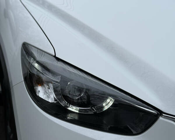 Белый Мазда СХ-5, объемом двигателя 2.2 л и пробегом 200 тыс. км за 17700 $, фото 123 на Automoto.ua