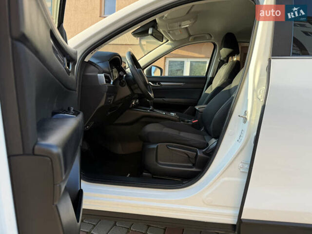 Белый Мазда СХ-5, объемом двигателя 2.2 л и пробегом 186 тыс. км за 18500 $, фото 65 на Automoto.ua