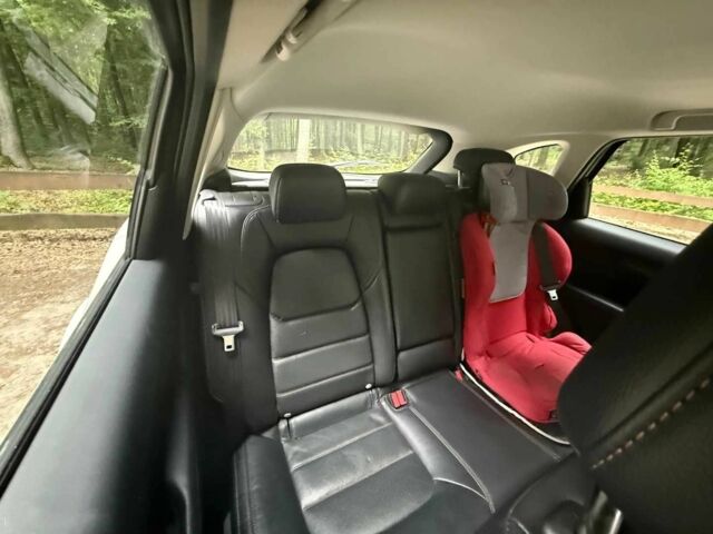 Белый Мазда СХ-5, объемом двигателя 2 л и пробегом 92 тыс. км за 18999 $, фото 6 на Automoto.ua