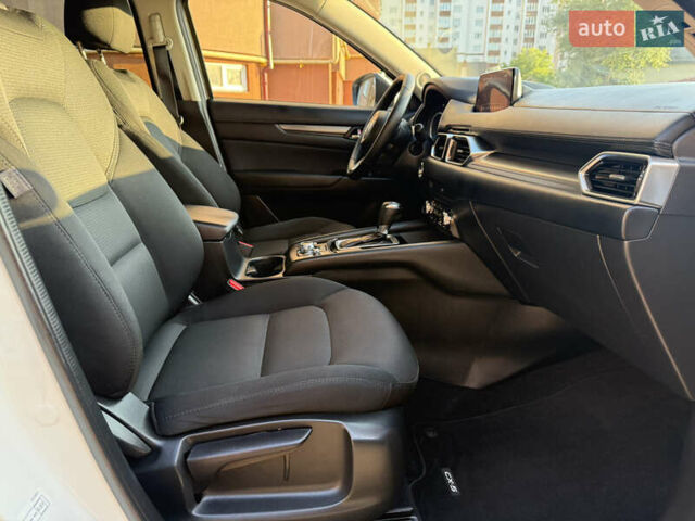 Белый Мазда СХ-5, объемом двигателя 2.2 л и пробегом 185 тыс. км за 18900 $, фото 106 на Automoto.ua