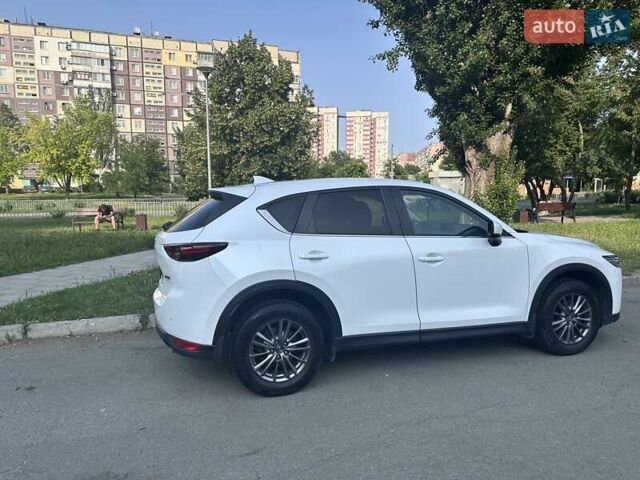 Белый Мазда СХ-5, объемом двигателя 2 л и пробегом 130 тыс. км за 21000 $, фото 3 на Automoto.ua