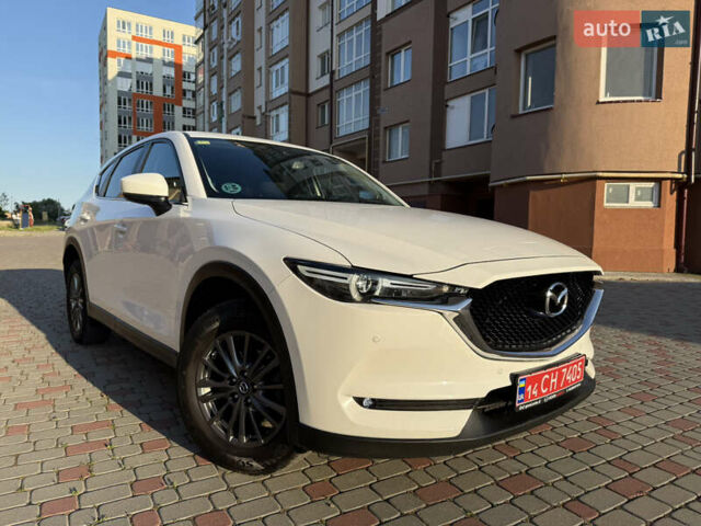 Белый Мазда СХ-5, объемом двигателя 2.2 л и пробегом 182 тыс. км за 18900 $, фото 1 на Automoto.ua