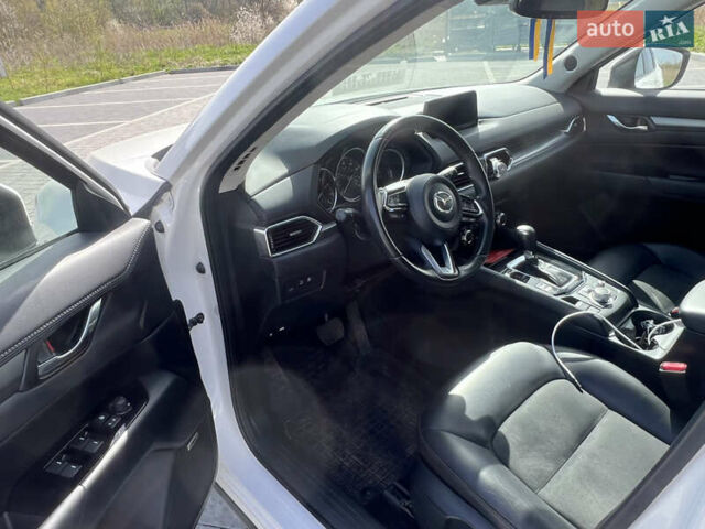 Белый Мазда СХ-5, объемом двигателя 2.49 л и пробегом 120 тыс. км за 17500 $, фото 5 на Automoto.ua