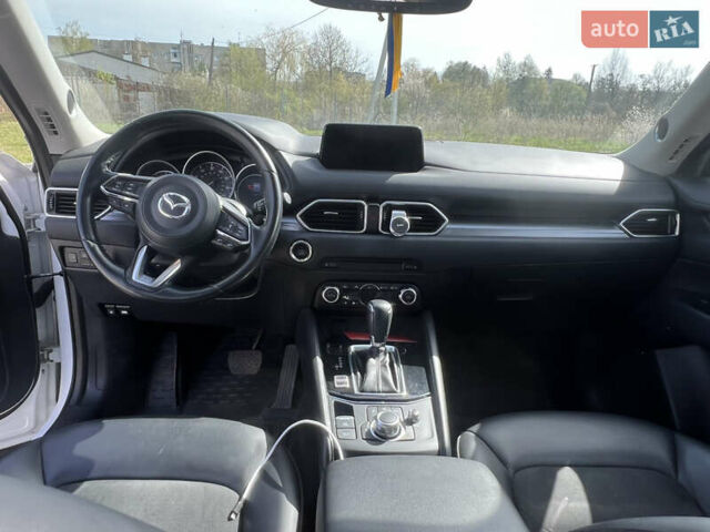 Белый Мазда СХ-5, объемом двигателя 2.49 л и пробегом 120 тыс. км за 17500 $, фото 4 на Automoto.ua