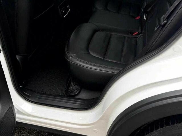 Мазда СХ-5 2018 в Одессе на Automoto.ua Белый Мазда СХ-5, объемом двигателя 2.5 л и пробегом 53 тыс. км за 13000 $, фото 7 на Automoto.ua