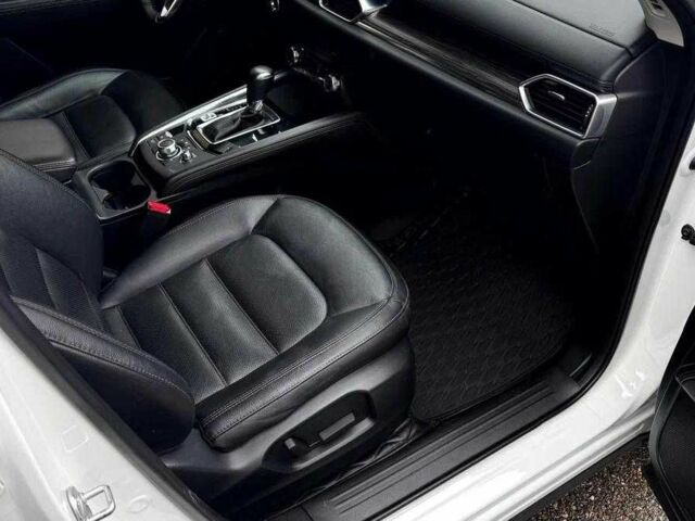 Мазда СХ-5 2018 в Одессе на Automoto.ua Белый Мазда СХ-5, объемом двигателя 2.5 л и пробегом 53 тыс. км за 13000 $, фото 6 на Automoto.ua