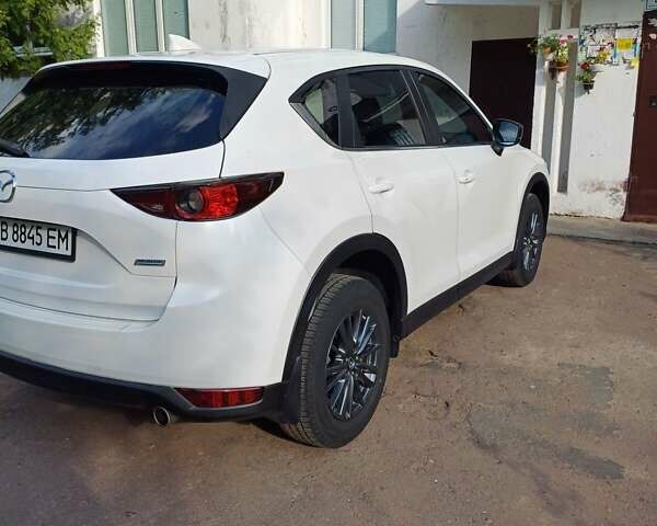 Мазда СХ-5 2018 в Чернигове на Automoto.ua Белый Мазда СХ-5, объемом двигателя 2.49 л и пробегом 65 тыс. км за 22000 $, фото 3 на Automoto.ua