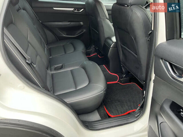 Білий Мазда СХ-5, об'ємом двигуна 2.49 л та пробігом 157 тис. км за 18600 $, фото 6 на Automoto.ua