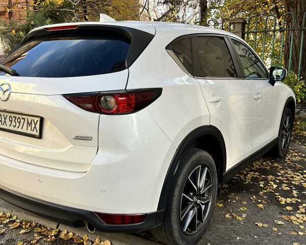Белый Мазда СХ-5, объемом двигателя 2.49 л и пробегом 106 тыс. км за 18500 $, фото 3 на Automoto.ua