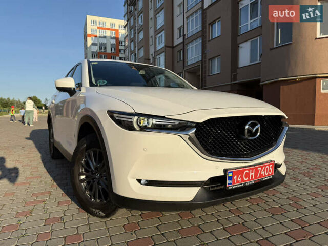 Белый Мазда СХ-5, объемом двигателя 2.2 л и пробегом 182 тыс. км за 18900 $, фото 2 на Automoto.ua