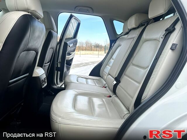 Білий Мазда СХ-5, об'ємом двигуна 22 л та пробігом 144 тис. км за 19999 $, фото 12 на Automoto.ua
