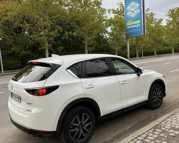 Мазда СХ-5 2018 в Одессе на Automoto.ua Белый Мазда СХ-5, объемом двигателя 2 л и пробегом 75 тыс. км за 19999 $, фото 11 на Automoto.ua