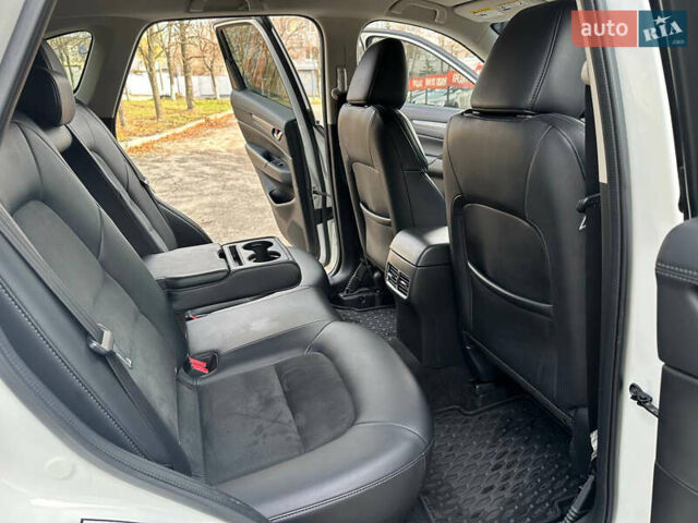 Білий Мазда СХ-5, об'ємом двигуна 2.5 л та пробігом 158 тис. км за 17700 $, фото 31 на Automoto.ua